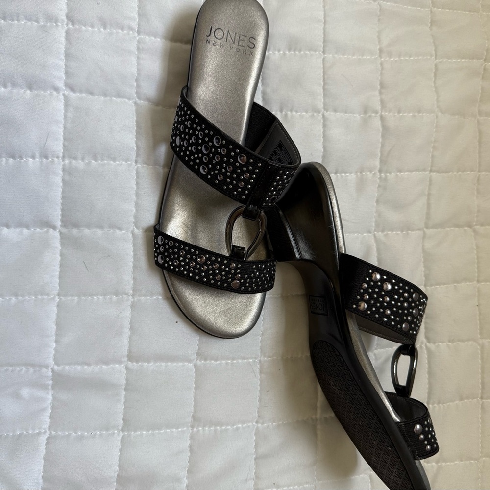 Jones New York Black and Silver Slide Sandals